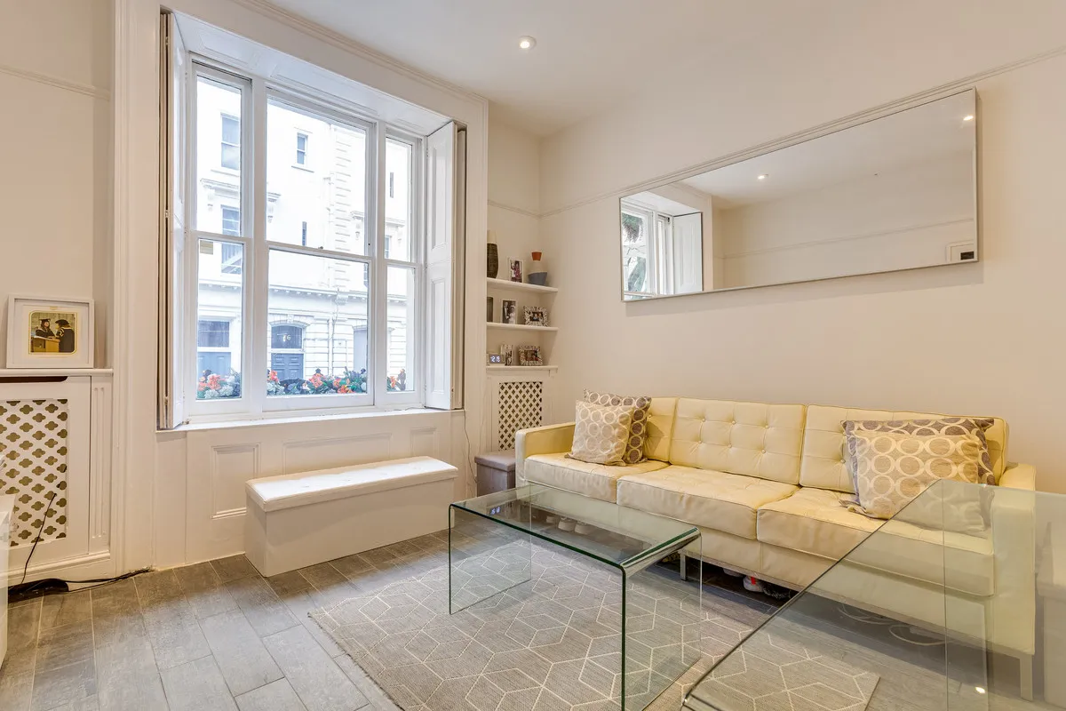 3 bed flat for sale, Monmouth Road, London, W2