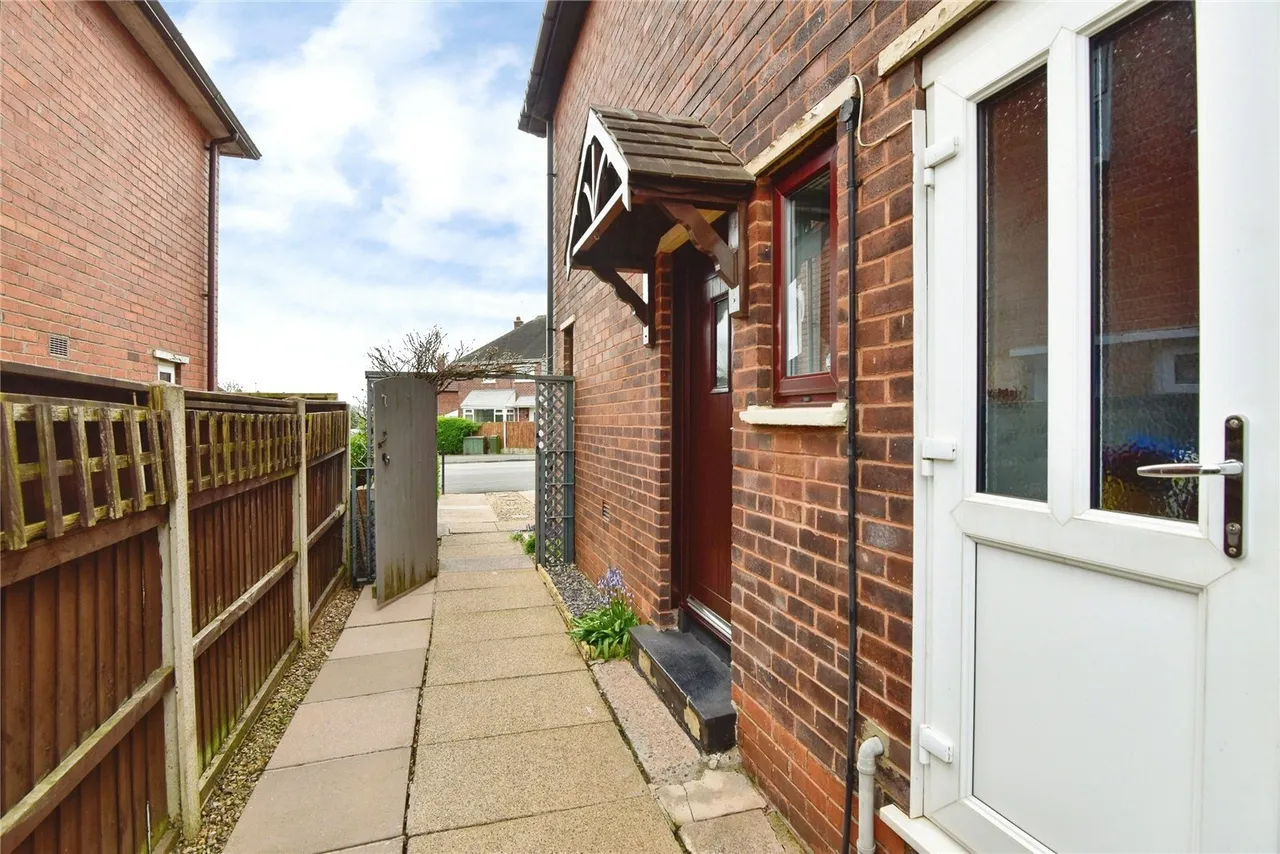 Beaconsfield Drive, STOKE-ON-TRENT, Staffordshire, ST3, photo 19