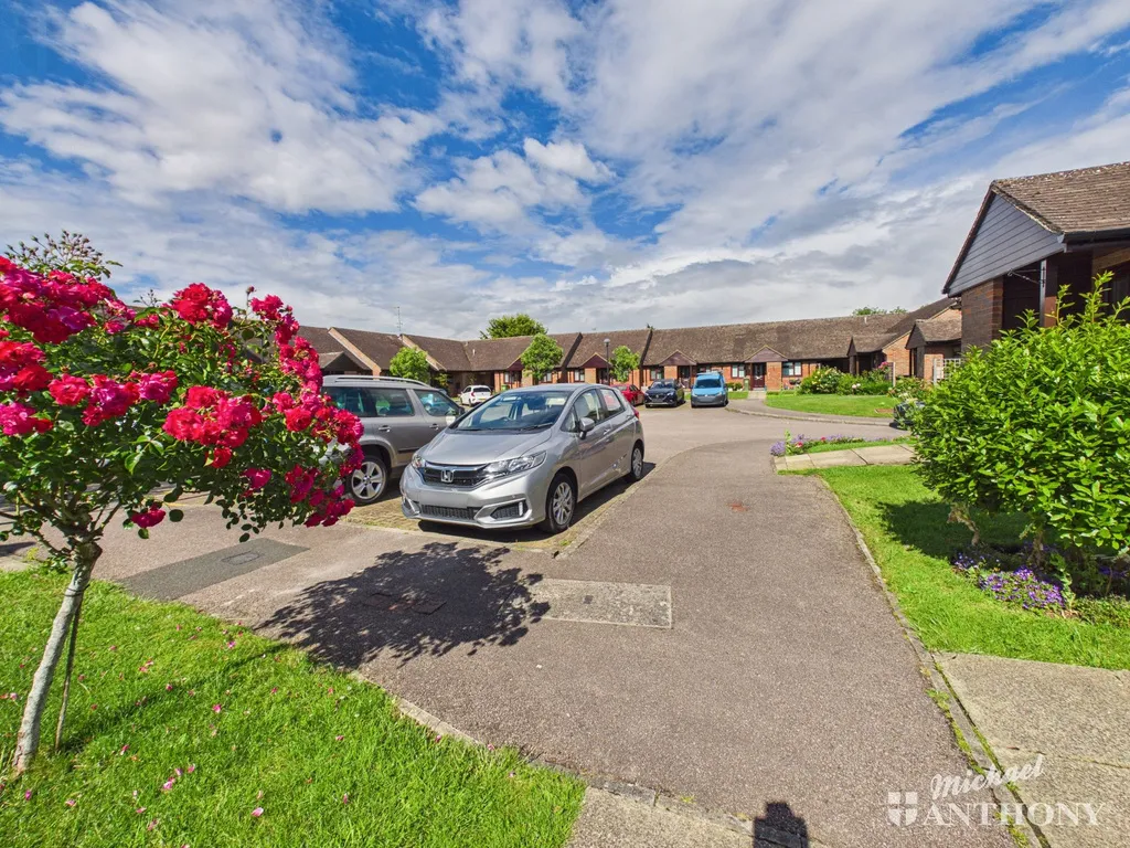 William Hill Drive, Bierton, Aylesbury, HP22 5AZ, photo 15