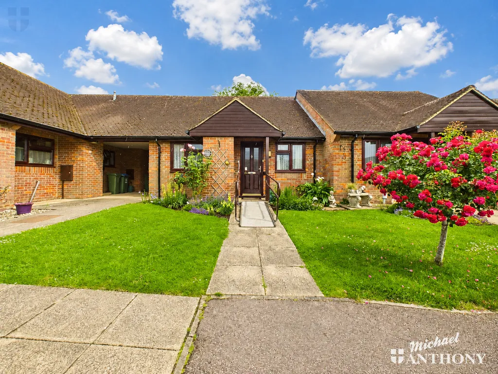 2 bed house for sale — William Hill Drive, Bierton, Aylesbury, HP22 5AZ