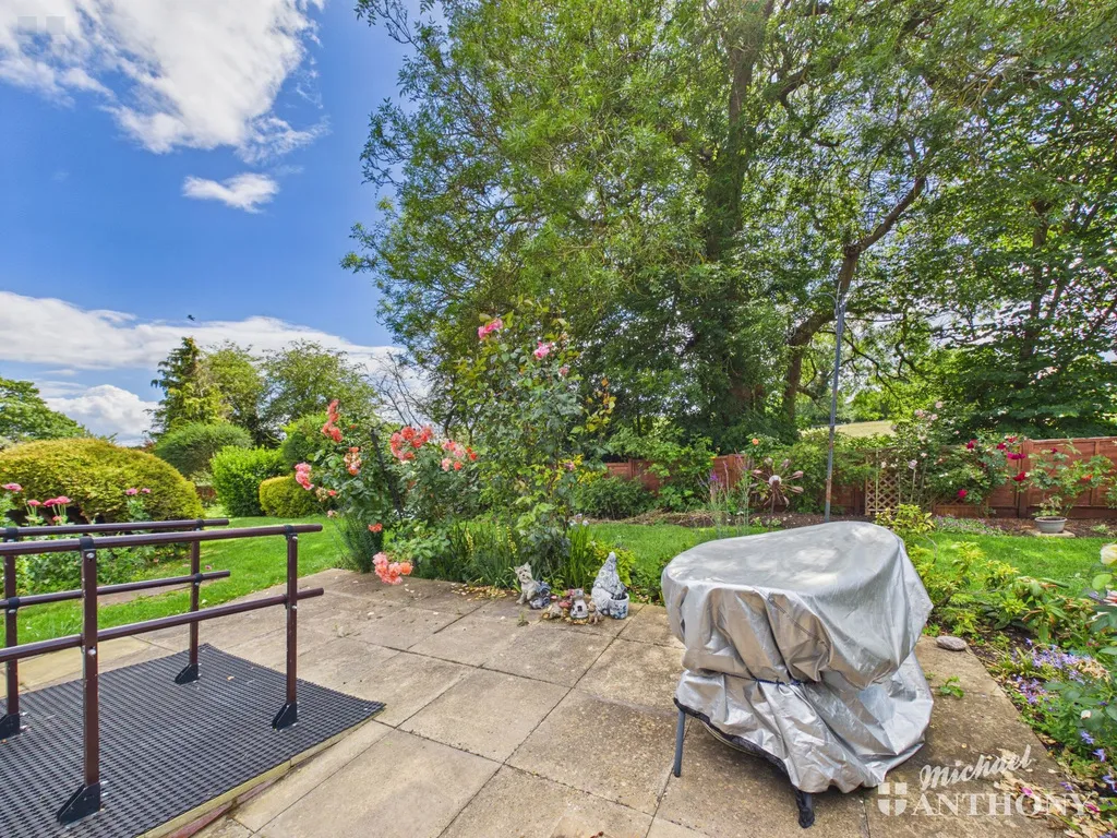 William Hill Drive, Bierton, Aylesbury, HP22 5AZ, photo 14