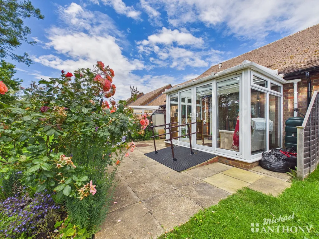 William Hill Drive, Bierton, Aylesbury, HP22 5AZ, photo 12