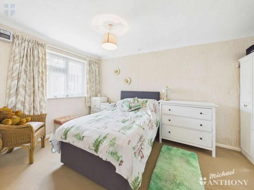 William Hill Drive, Bierton, Aylesbury, HP22 5AZ, photo 5