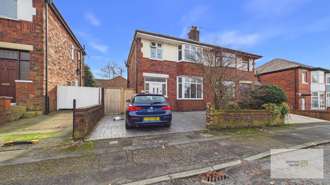 3 bed house for sale — Sefton Street, Bury, BL9 6PR