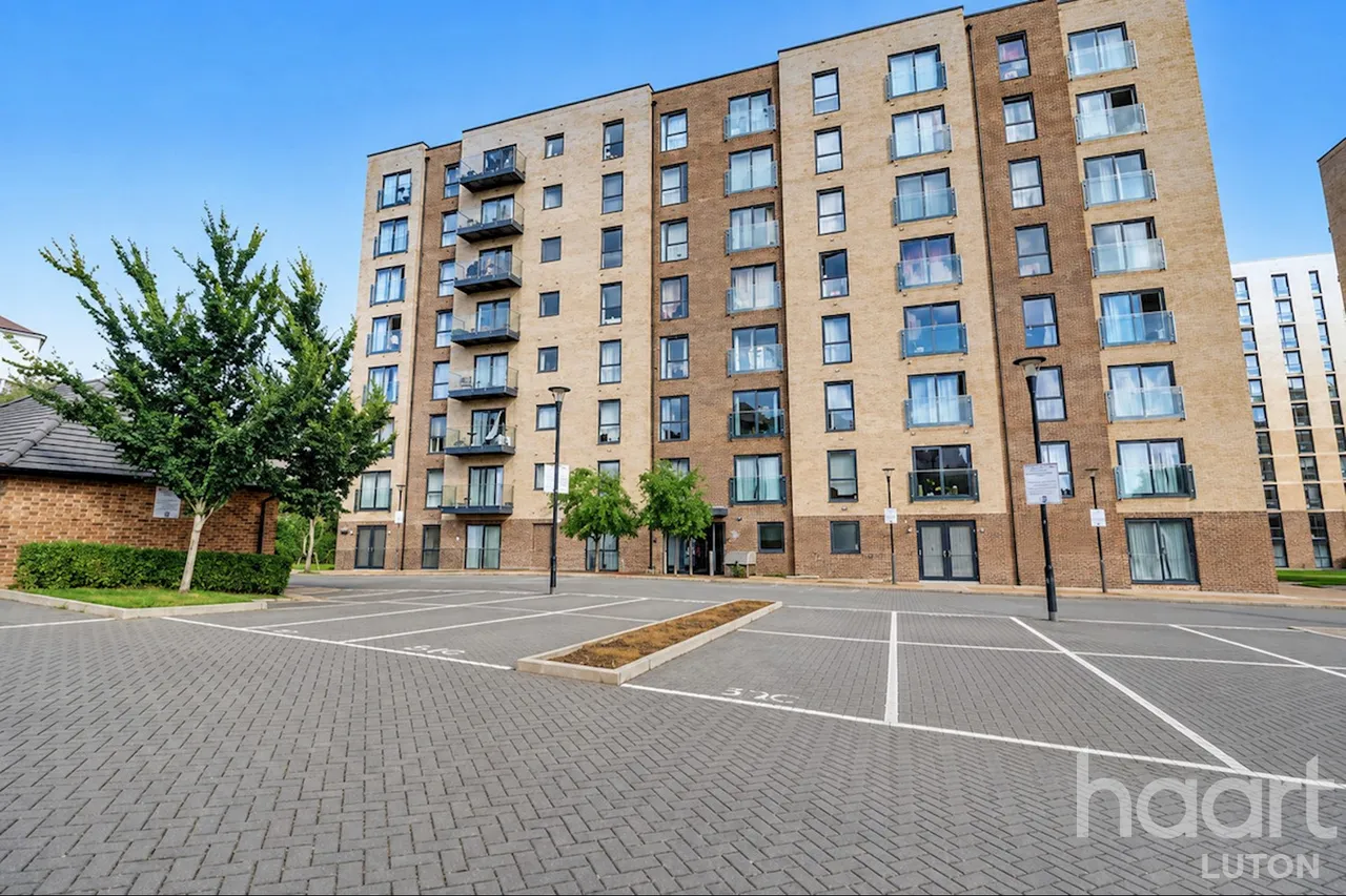 2 bed flat for sale, Kimpton Road, Luton, LU2