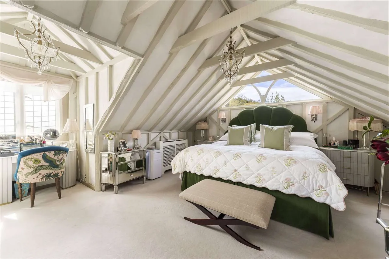 Off Down Lane, Compton, Surrey, GU3 1DL, photo 10