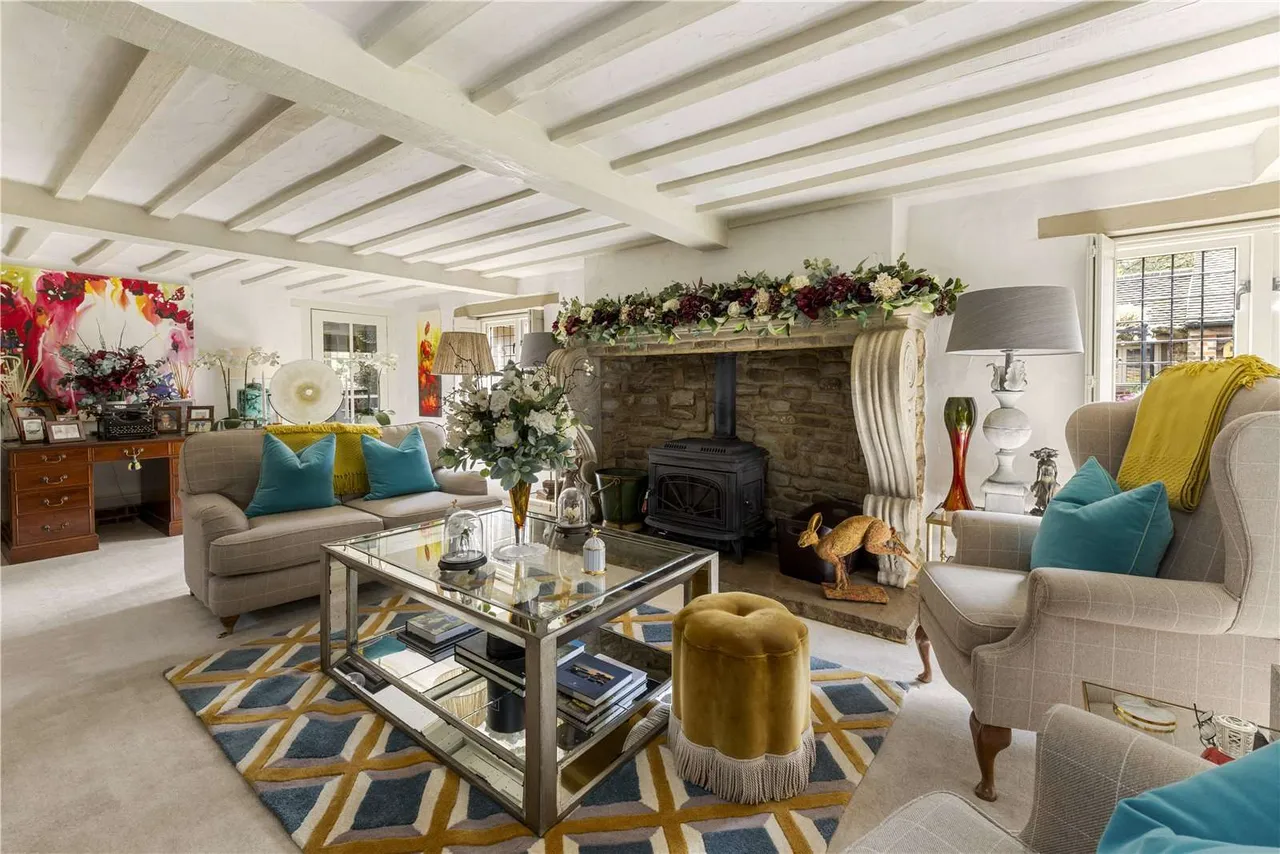 Off Down Lane, Compton, Surrey, GU3 1DL, photo 6