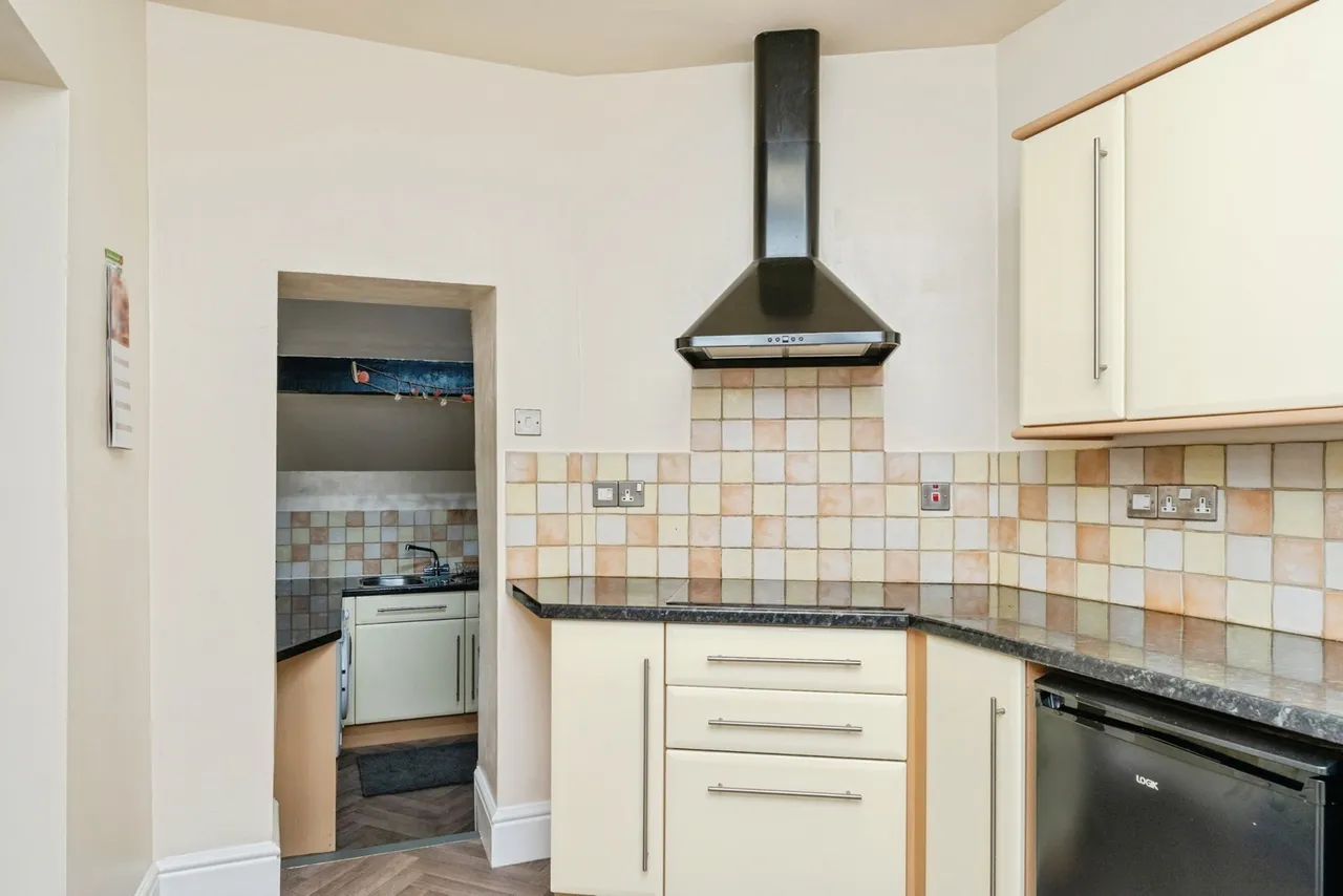 Main Road, Ffynnongroyw, CH8, photo 6