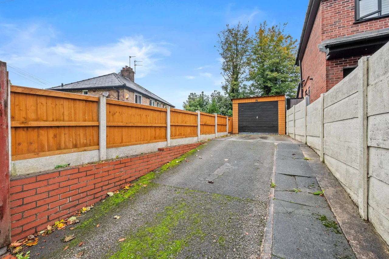 Scholes Lane, St. Helens, WA10, photo 27