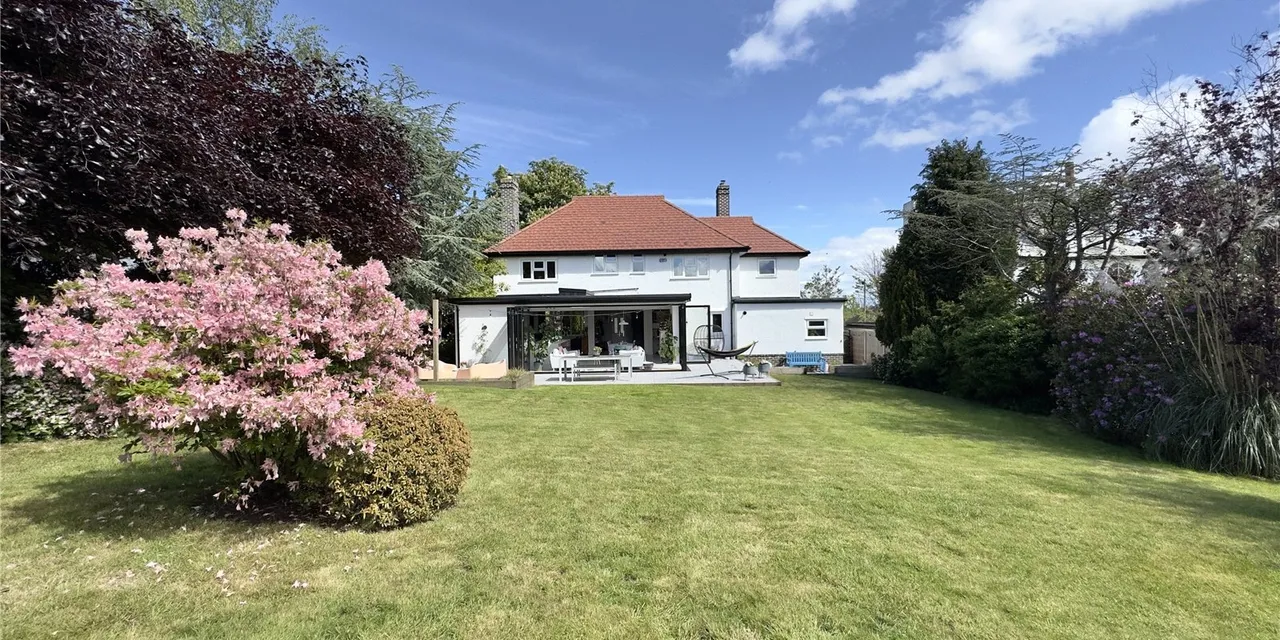 Column Road, CH48, photo 30