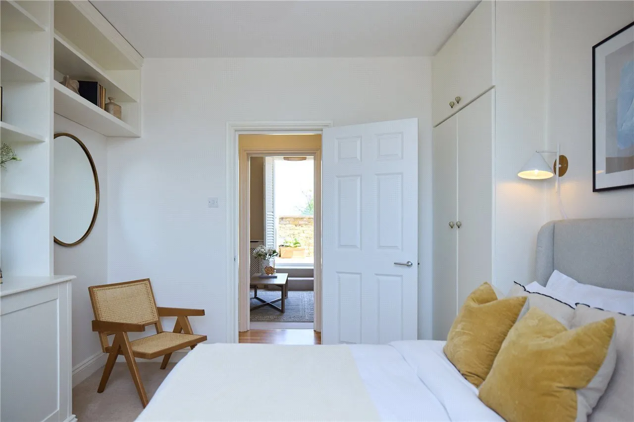Santos Road, London, SW18, photo 3