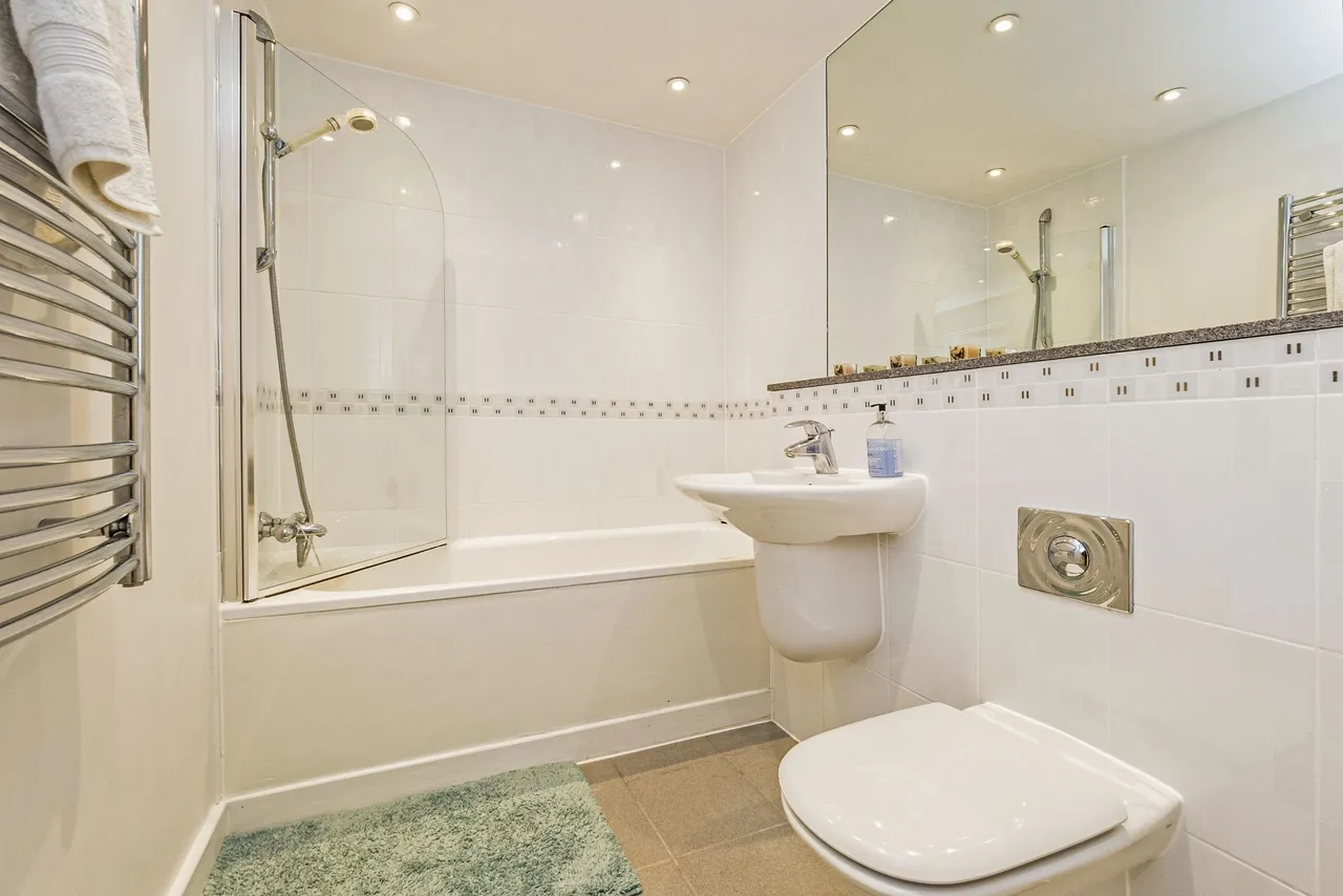 Icona Point, 58 Warton Road, London, E15, photo 12