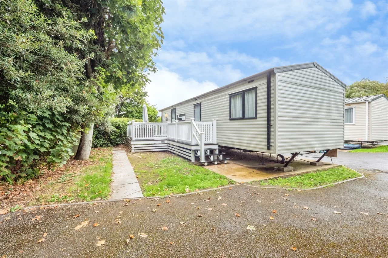 3 bed park home for sale, Bowleaze Coveway, Weymouth, DT3