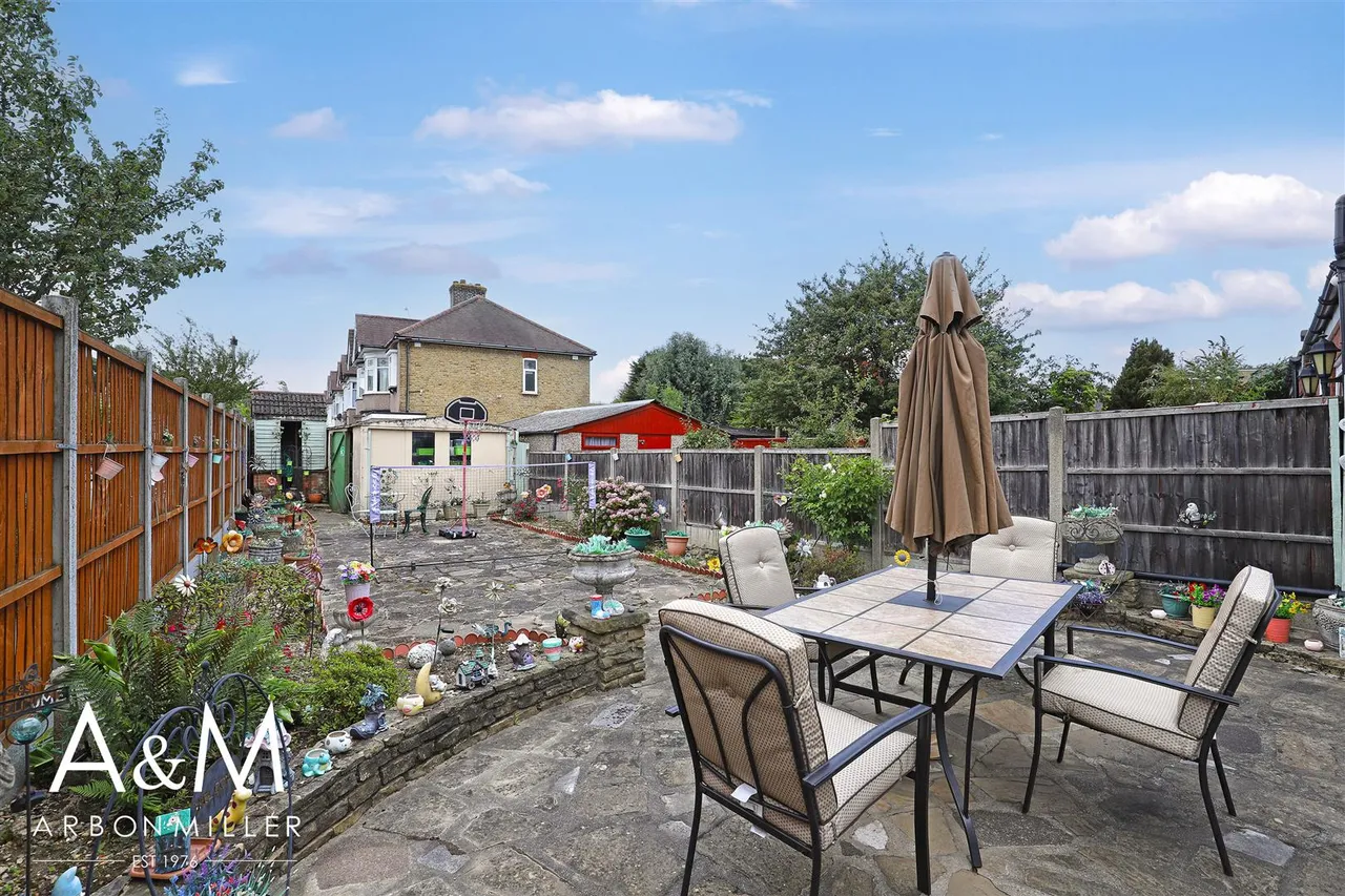 Fremantle Road, Barkingside, Ilford, Essex, IG62BB, photo 28