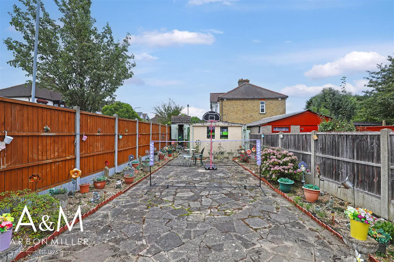 Fremantle Road, Barkingside, Ilford, Essex, IG62BB, photo 29