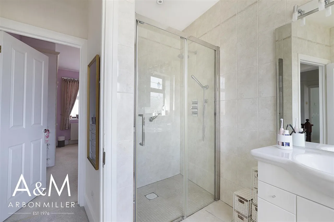 Fremantle Road, Barkingside, Ilford, Essex, IG62BB, photo 27