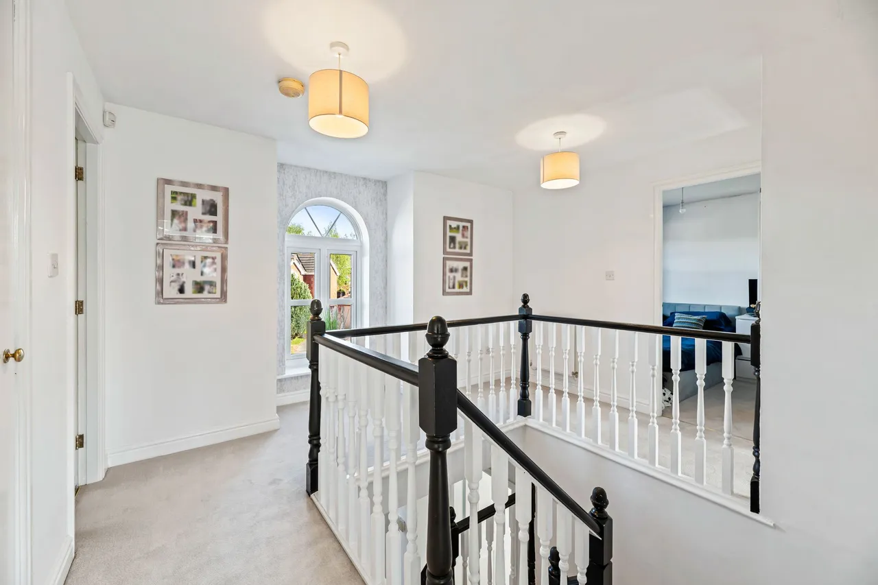 Redacre Close, Warrington, photo 16