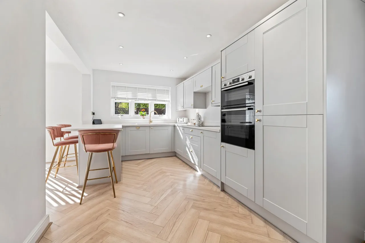 Redacre Close, Warrington, photo 8