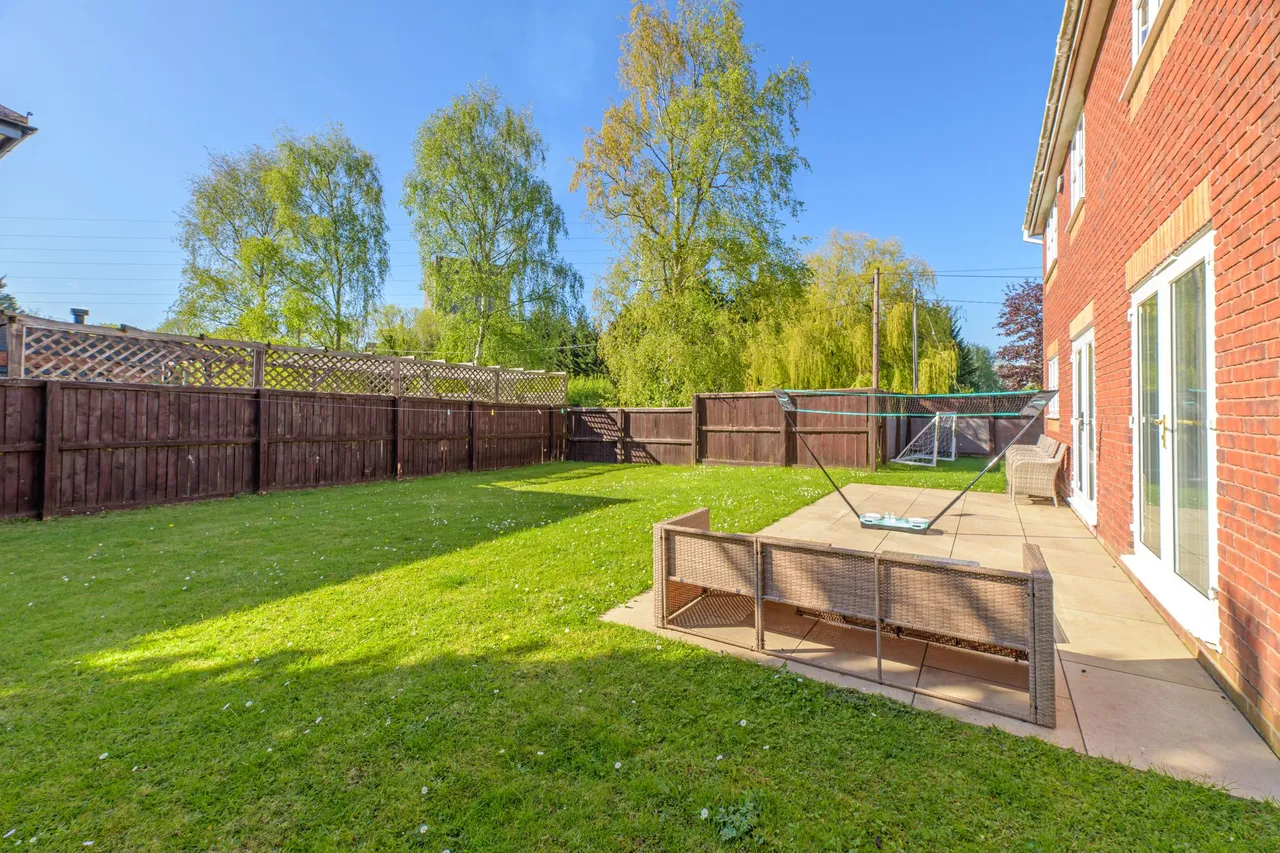 Redacre Close, Warrington, photo 24
