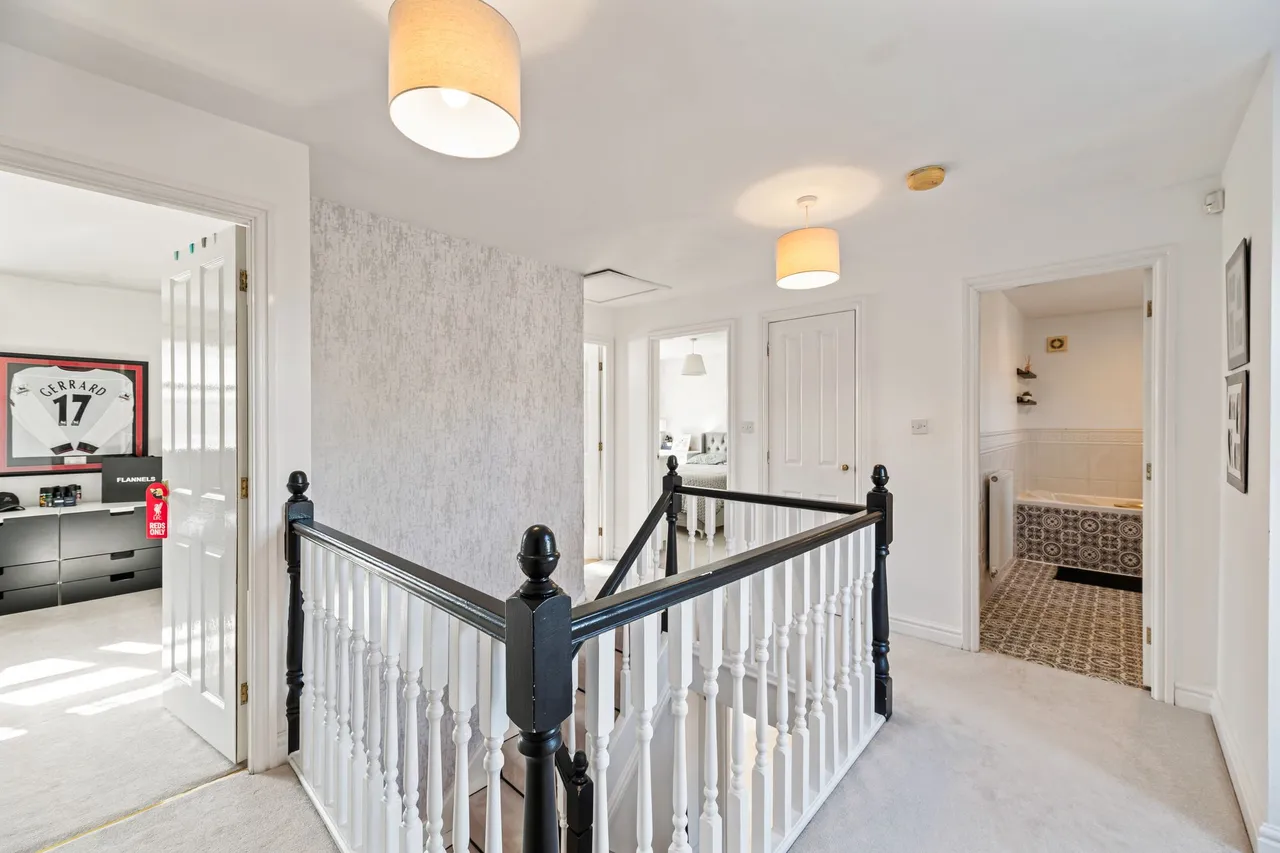 Redacre Close, Warrington, photo 15