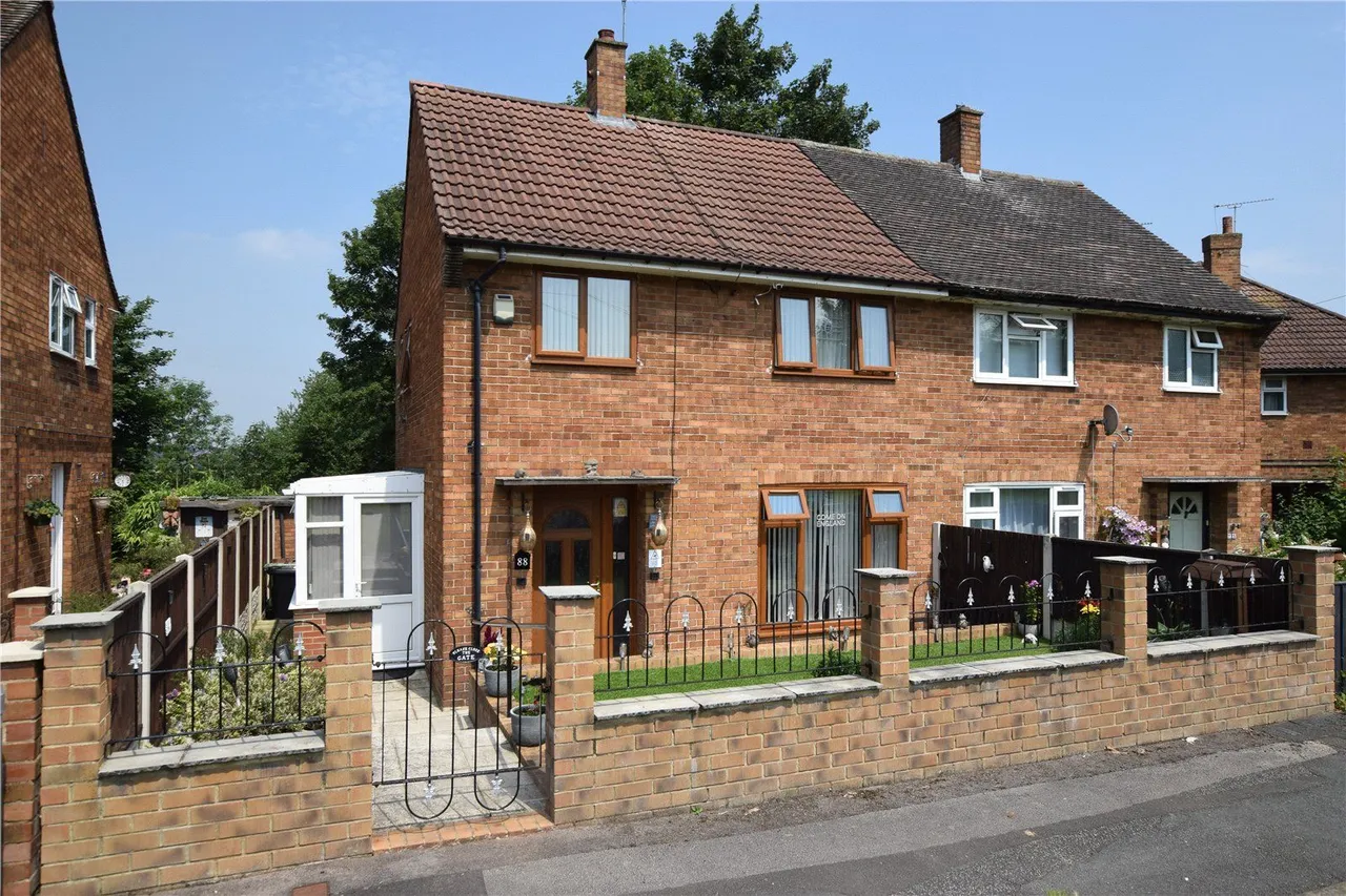 3 bed house for sale, Summerfield Drive, Leeds, LS13