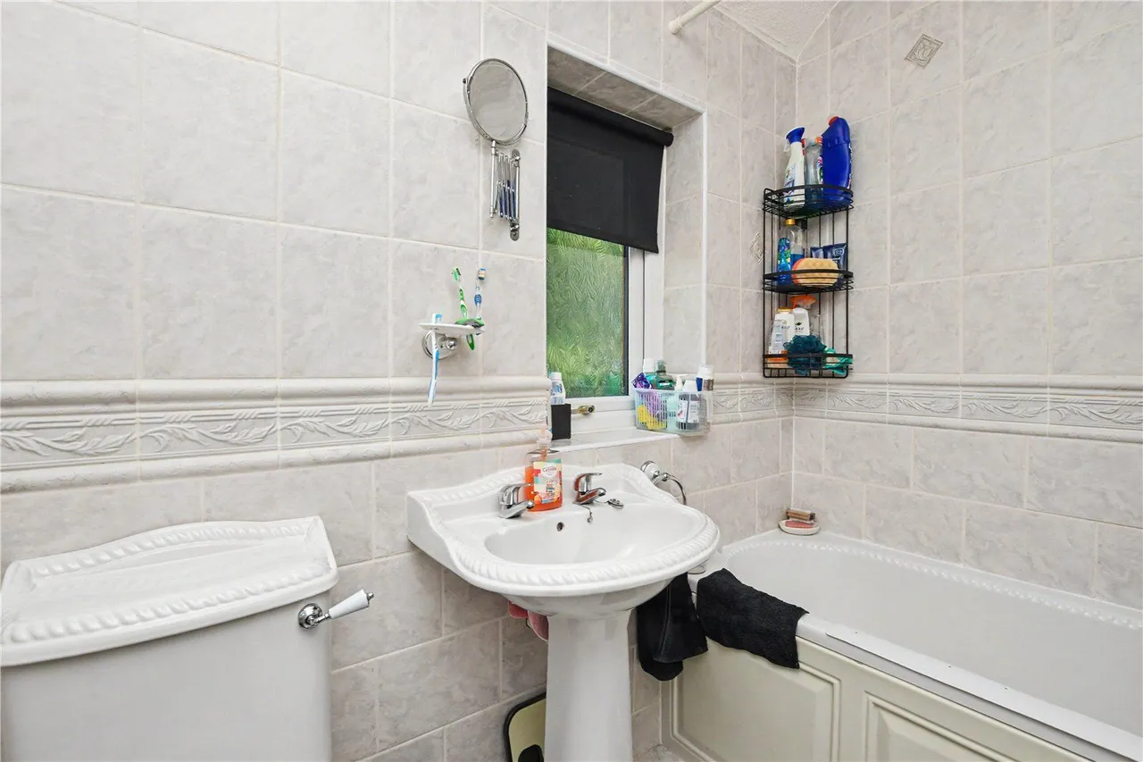 Summerfield Drive, Leeds, LS13, photo 14