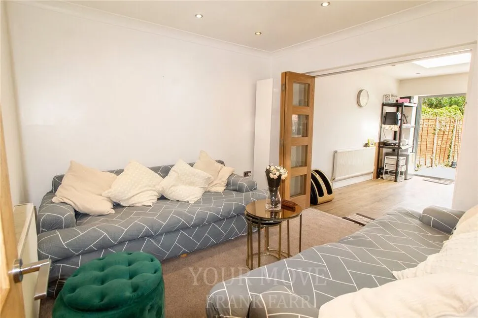 Downs Road, Slough, Berkshire, SL3, photo 2