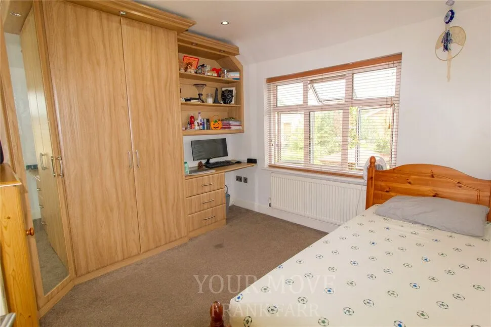 Downs Road, Slough, Berkshire, SL3, photo 9