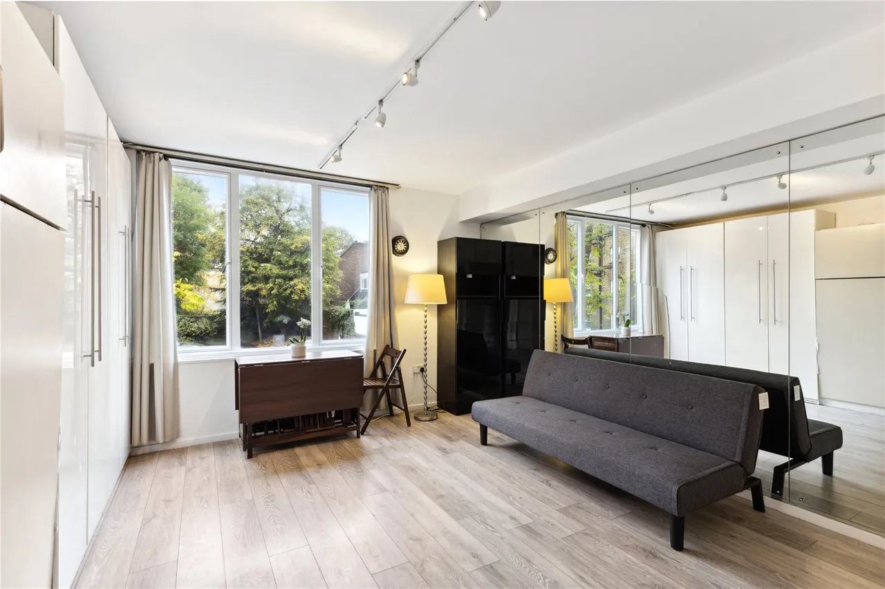 flat for sale, Earls Court Road, London, W8