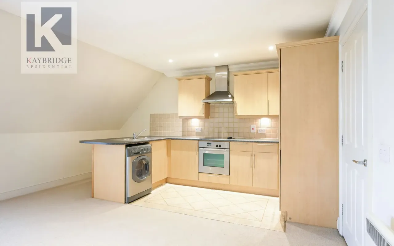 Kingston Road, Epsom, KT19, photo 9