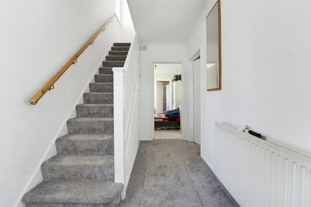 Brabazon Road, Hounslow, TW5 9LW, photo 2