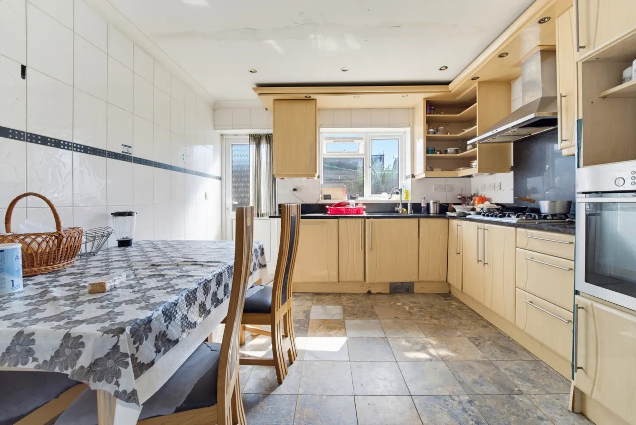 Brabazon Road, Hounslow, TW5 9LW, photo 5