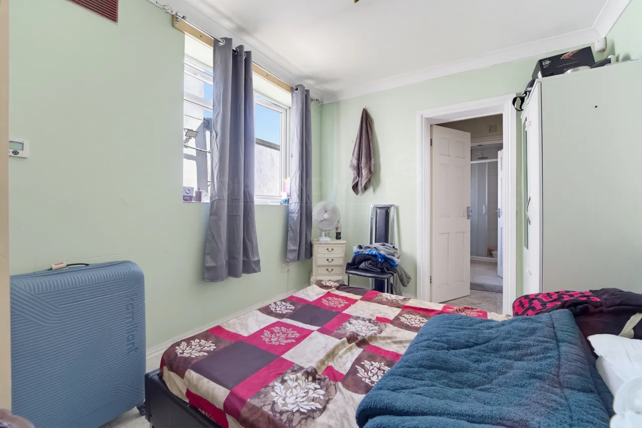 Brabazon Road, Hounslow, TW5 9LW, photo 11