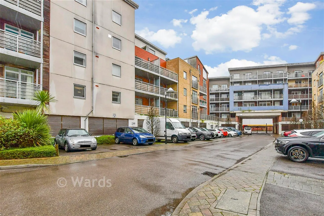1 bed flat for sale, Kingfisher Meadow, Maidstone, ME16