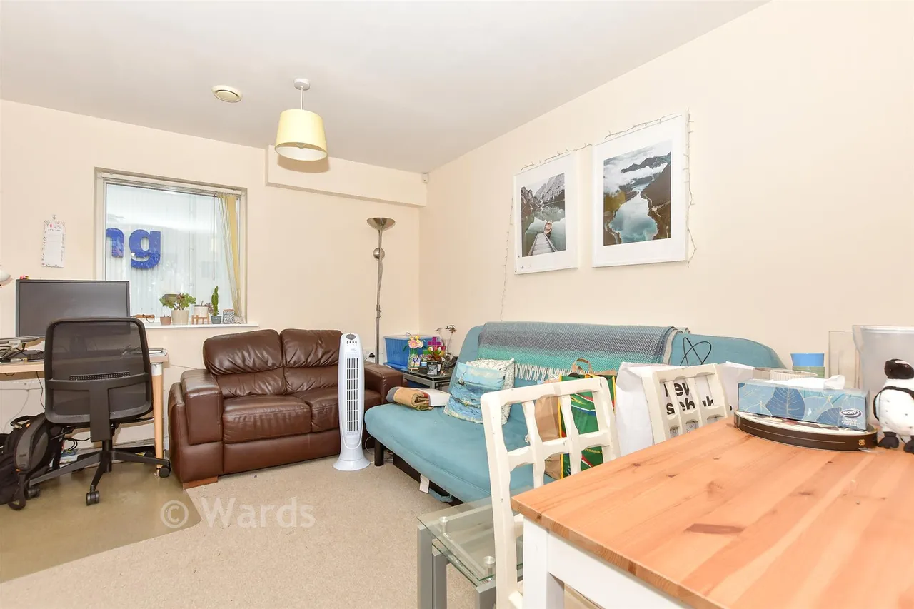 Kingfisher Meadow, Maidstone, ME16, photo 4