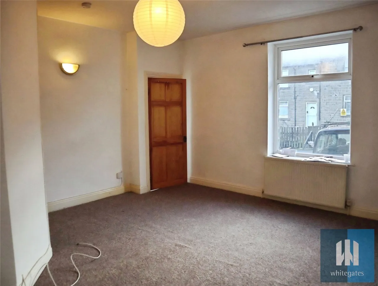 College Street, Crosland Moor, HD4, photo 2