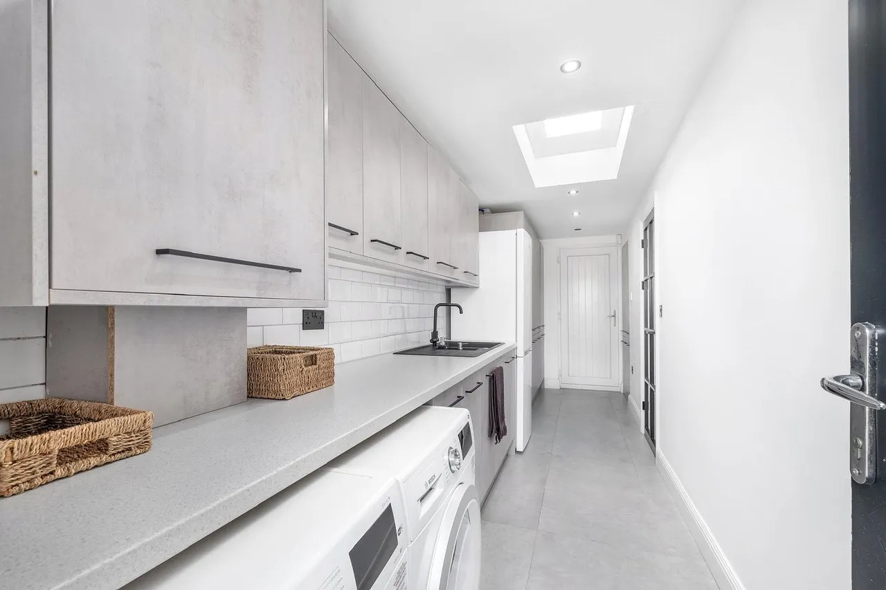 Wych Elm Road, Hornchurch, RM11, photo 13