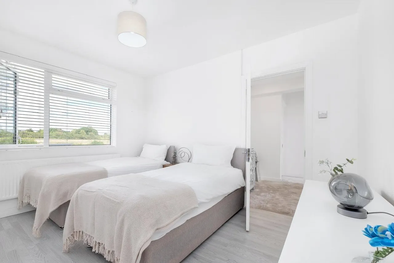 Wych Elm Road, Hornchurch, RM11, photo 18