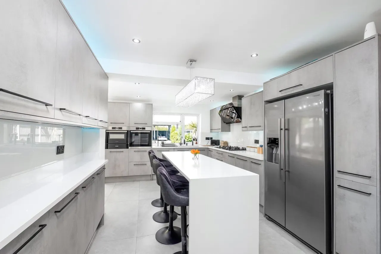 Wych Elm Road, Hornchurch, RM11, photo 6