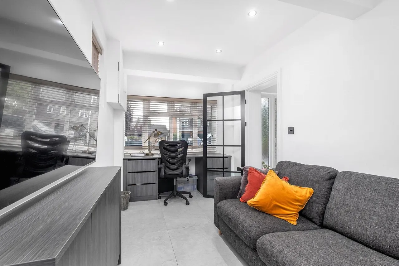 Wych Elm Road, Hornchurch, RM11, photo 26