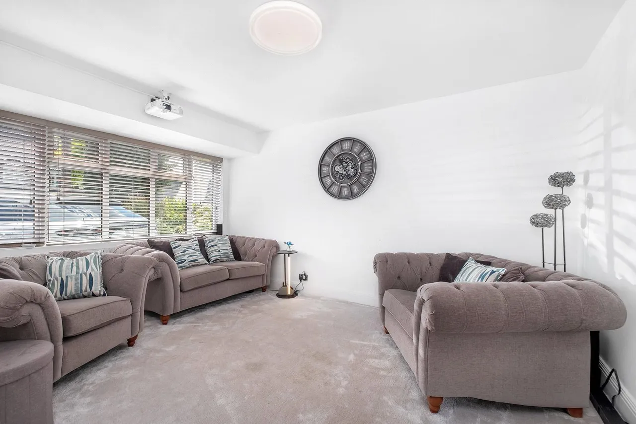 Wych Elm Road, Hornchurch, RM11, photo 2
