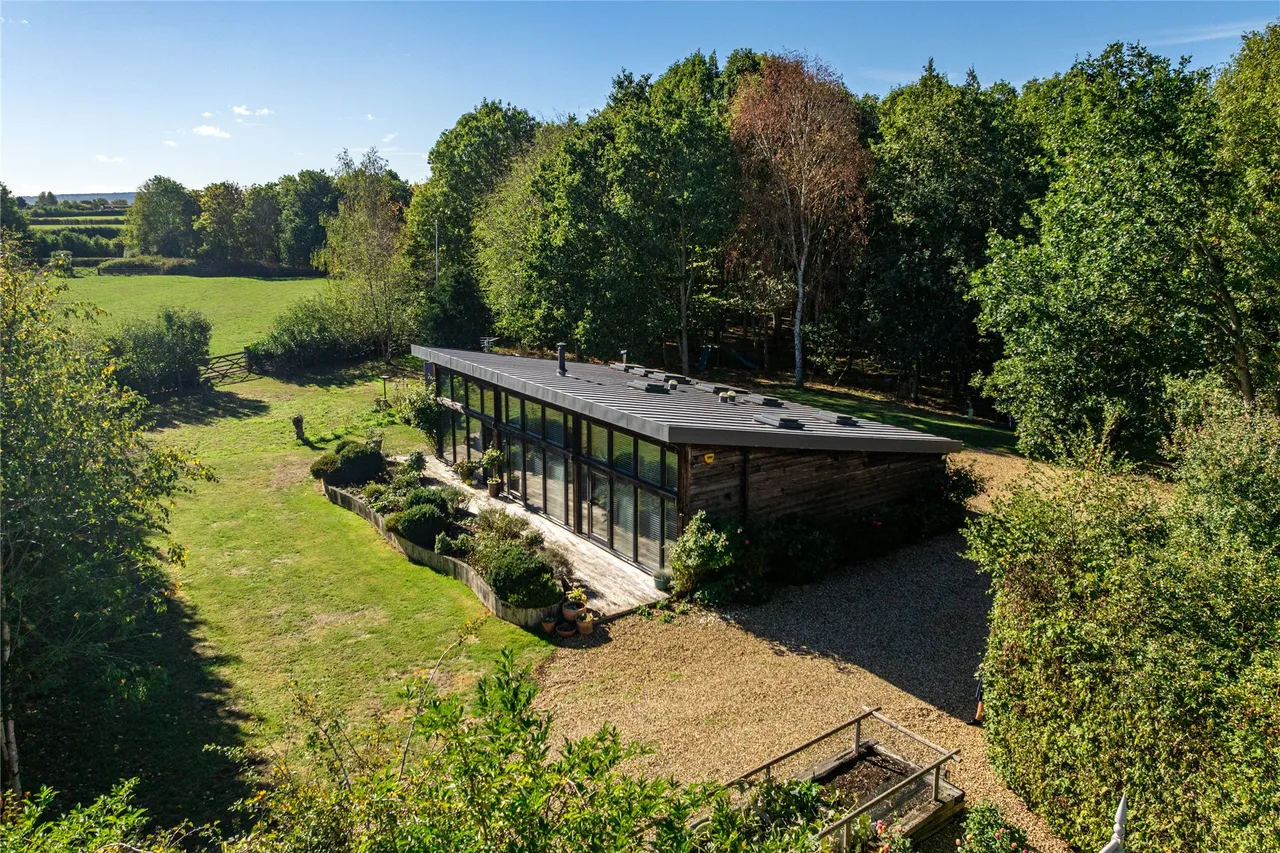 3 bed property for sale, The Stables, Cane End Farm, HP22