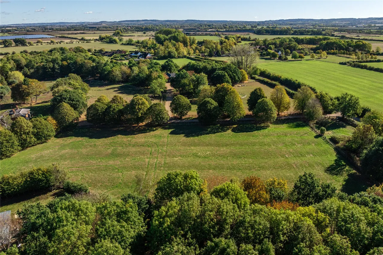 The Stables, Cane End Farm, HP22, photo 5