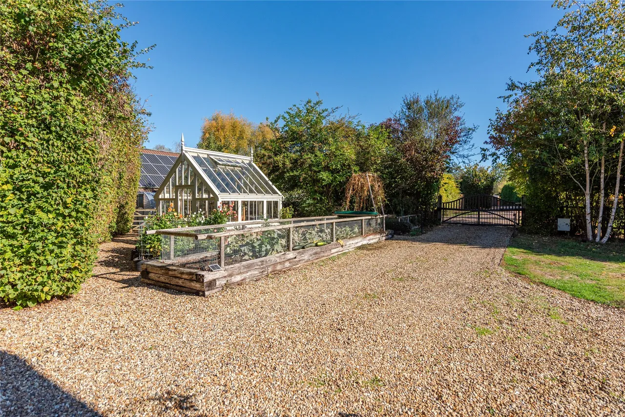 The Stables, Cane End Farm, HP22, photo 18