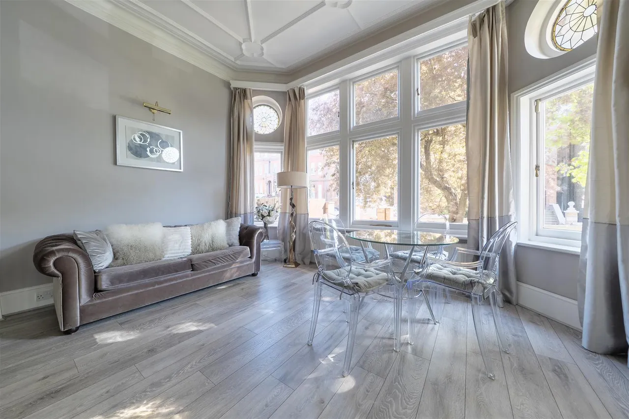 1 bed flat for sale, Frognal, Hampstead, NW3