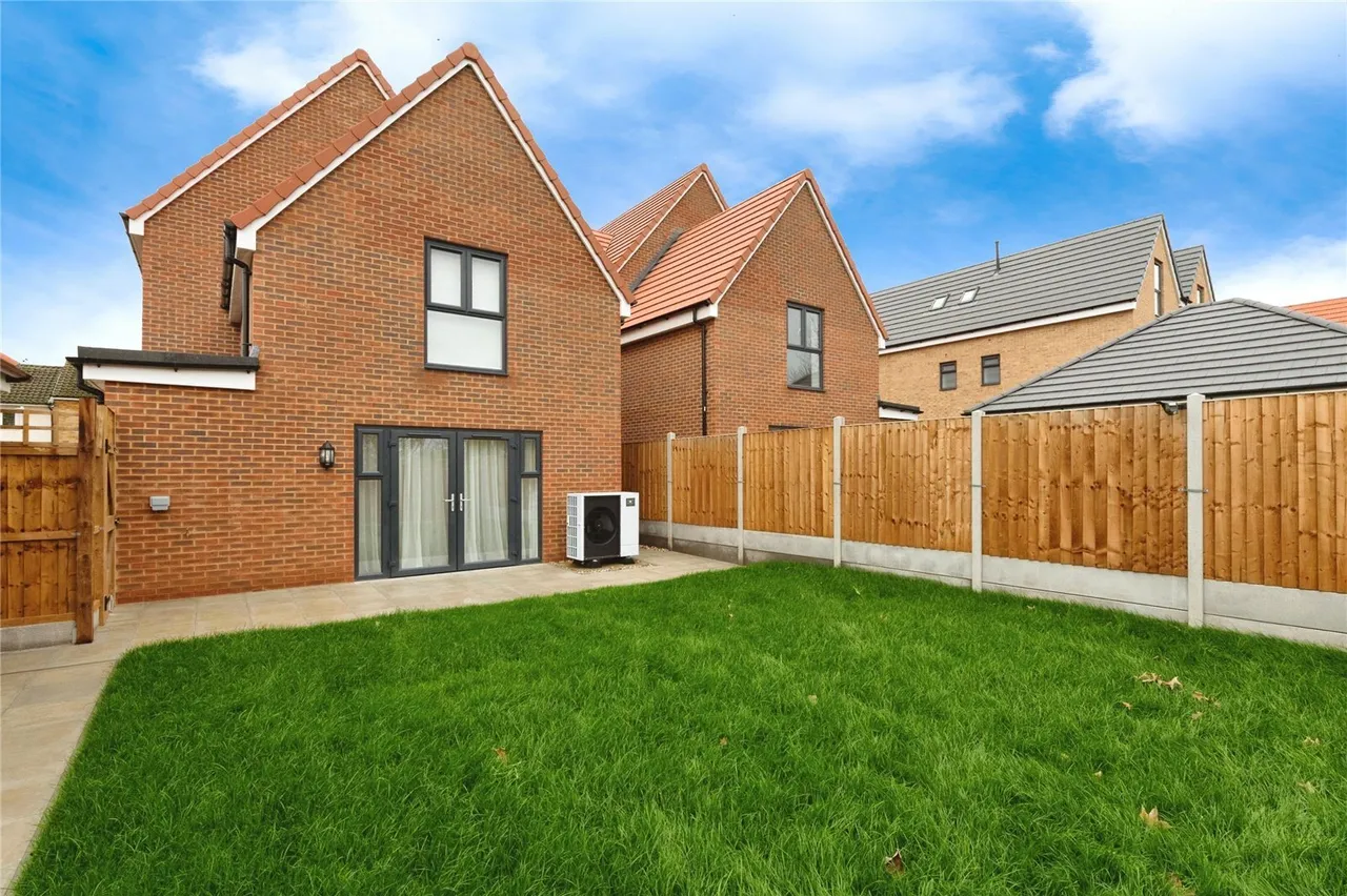 Ganels Mews, Ganels Road, Billericay, Essex, CM11, photo 3