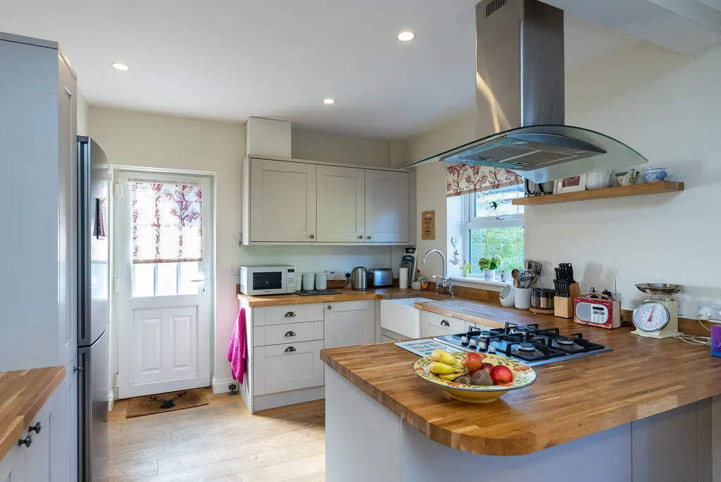 Middle Street, Strood Green, RH3, photo 17