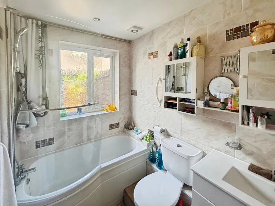 Westwood Road, Ryde, PO33, photo 7