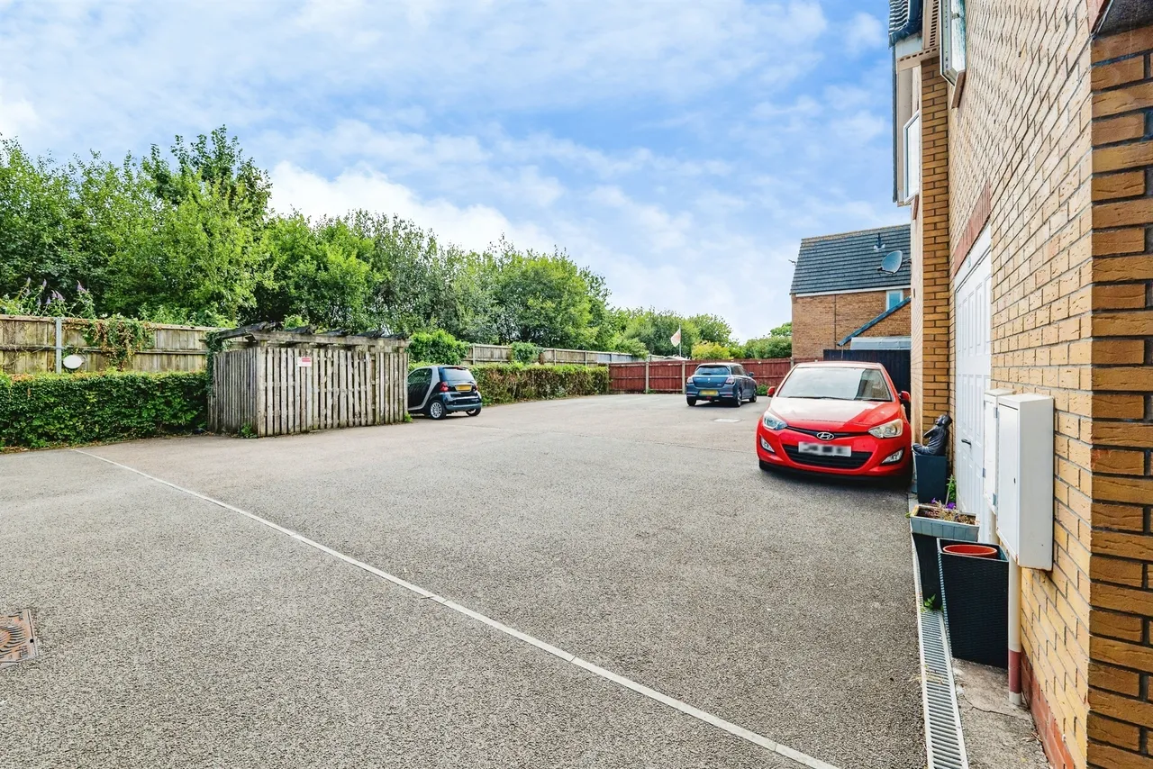 Longacres Bridgend, CF31, photo 14