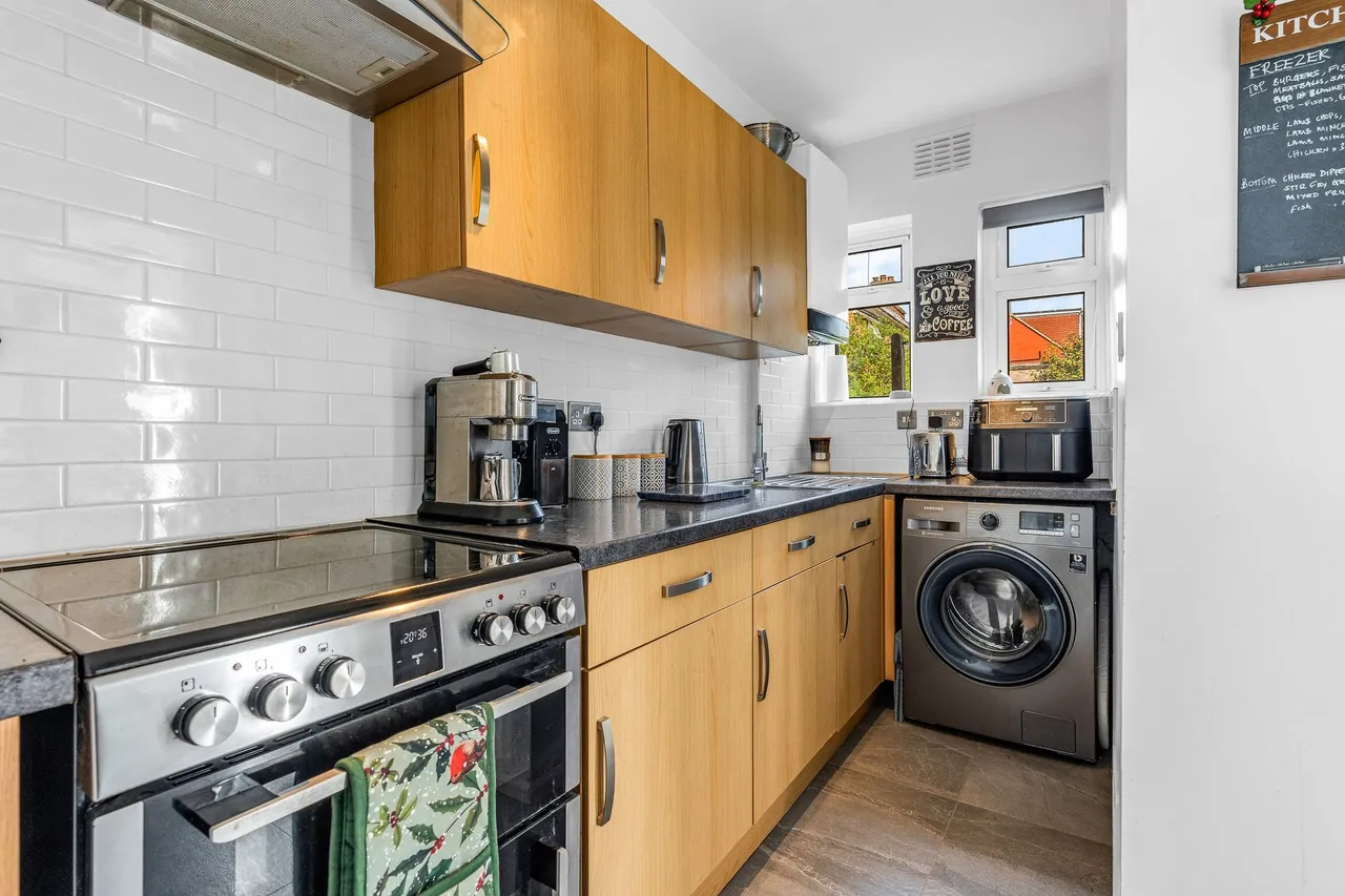 Ditchfield Road, Hoddesdon, EN11 9HX, photo 8